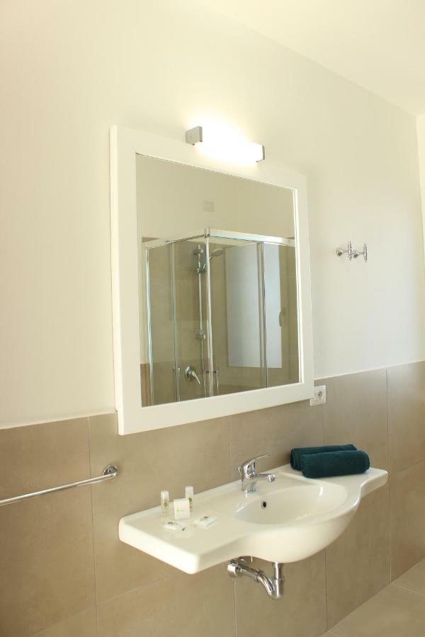 197 Pozzo San Nicola Aparthotel Stintino Exteriör bild